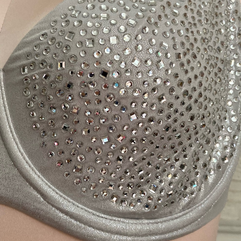 Victoria’s Secret Rhinestone bra 34DDD - Picture 2 of 3
